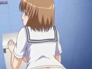 Tinedyer anime masuwaying batang babae may ikot suso
